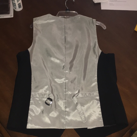 S black and silver vest from J.Ferrar - Picture 2 of 4